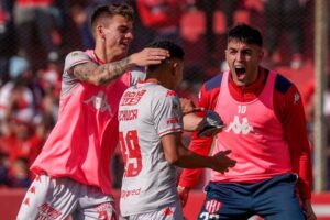 Unión goleó a Lanús y llega entonado al duelo por la Copa Sudamericana